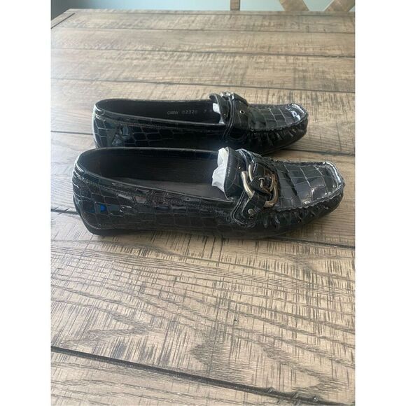 Stuart Weitzman black crocodile loafers woman’s size 7 - Picture 6 of 10